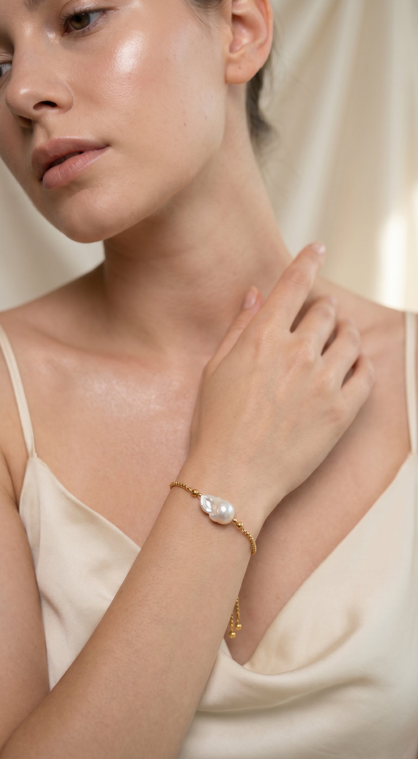 Dainty Pearl Bracelet