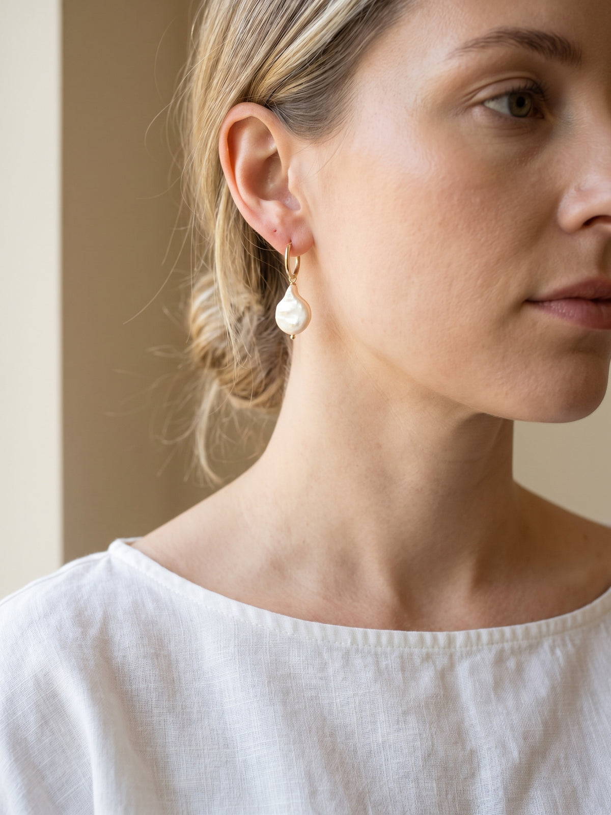 The Singular Pearl Earrings