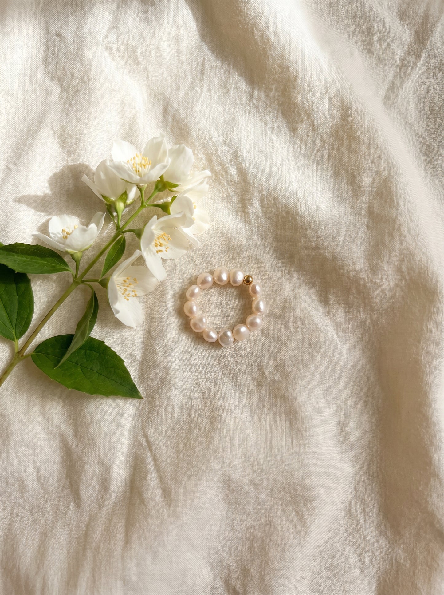 Lumi Pearl Ring