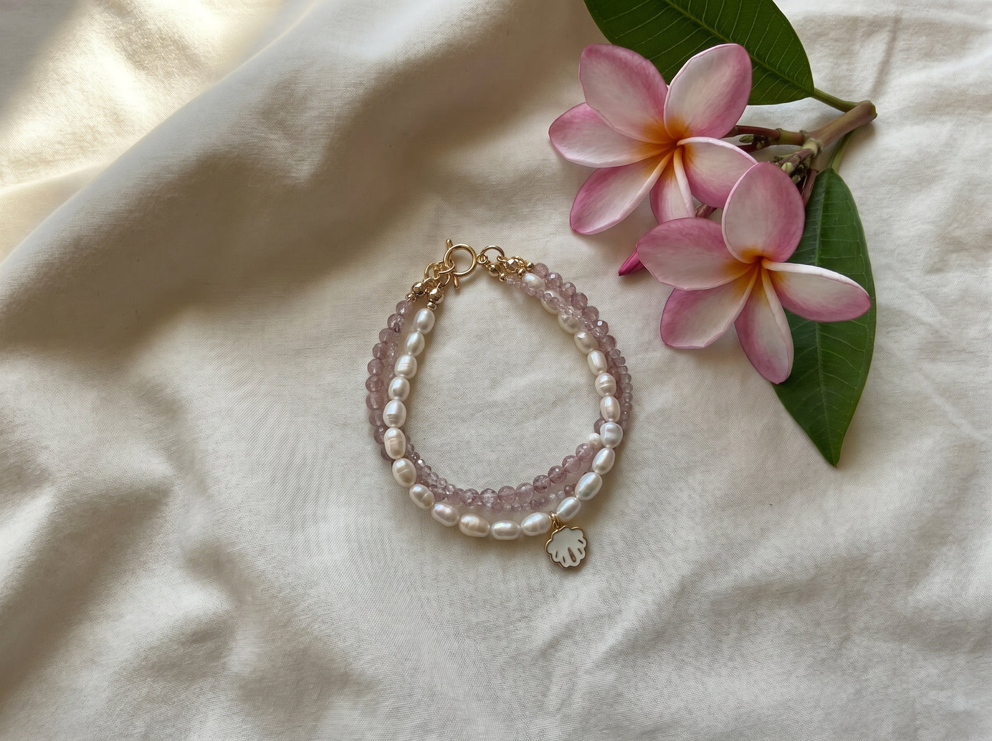 Rosé Pearl Bracelet