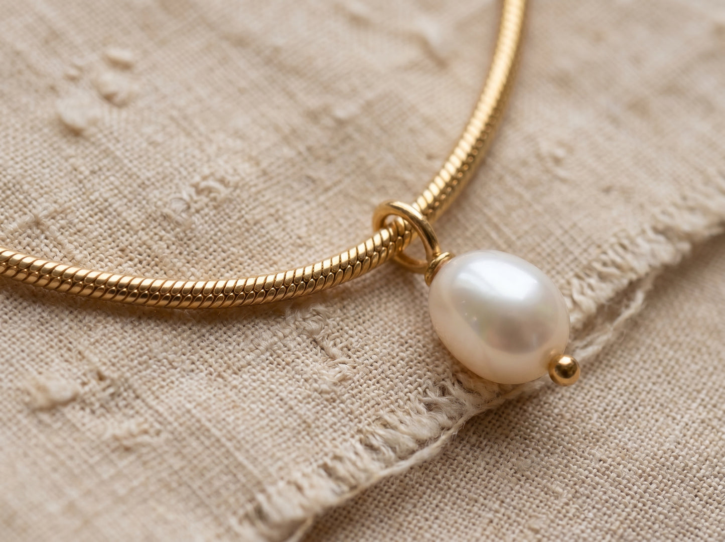 Luna Solo Pearl Necklace – Minimal Freshwater Pearl Pendant
