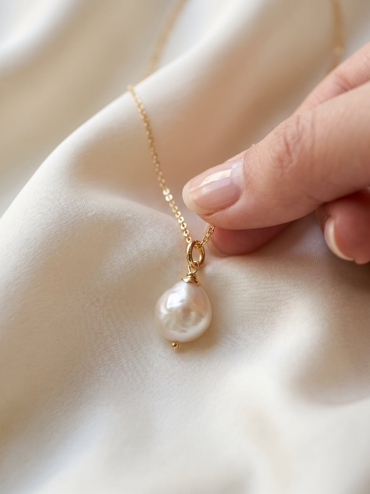 Miss Classic Coin Pearl Necklace