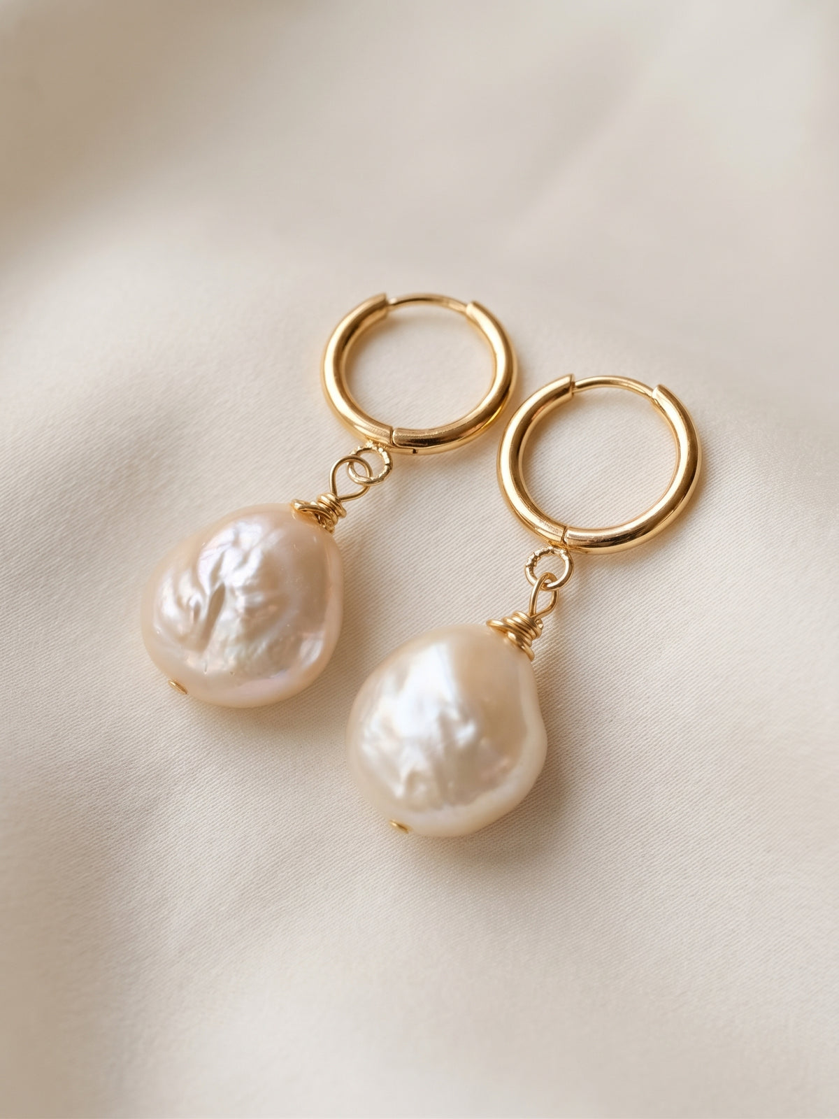 Miss Classic Coin Pearl Hoop Earrings