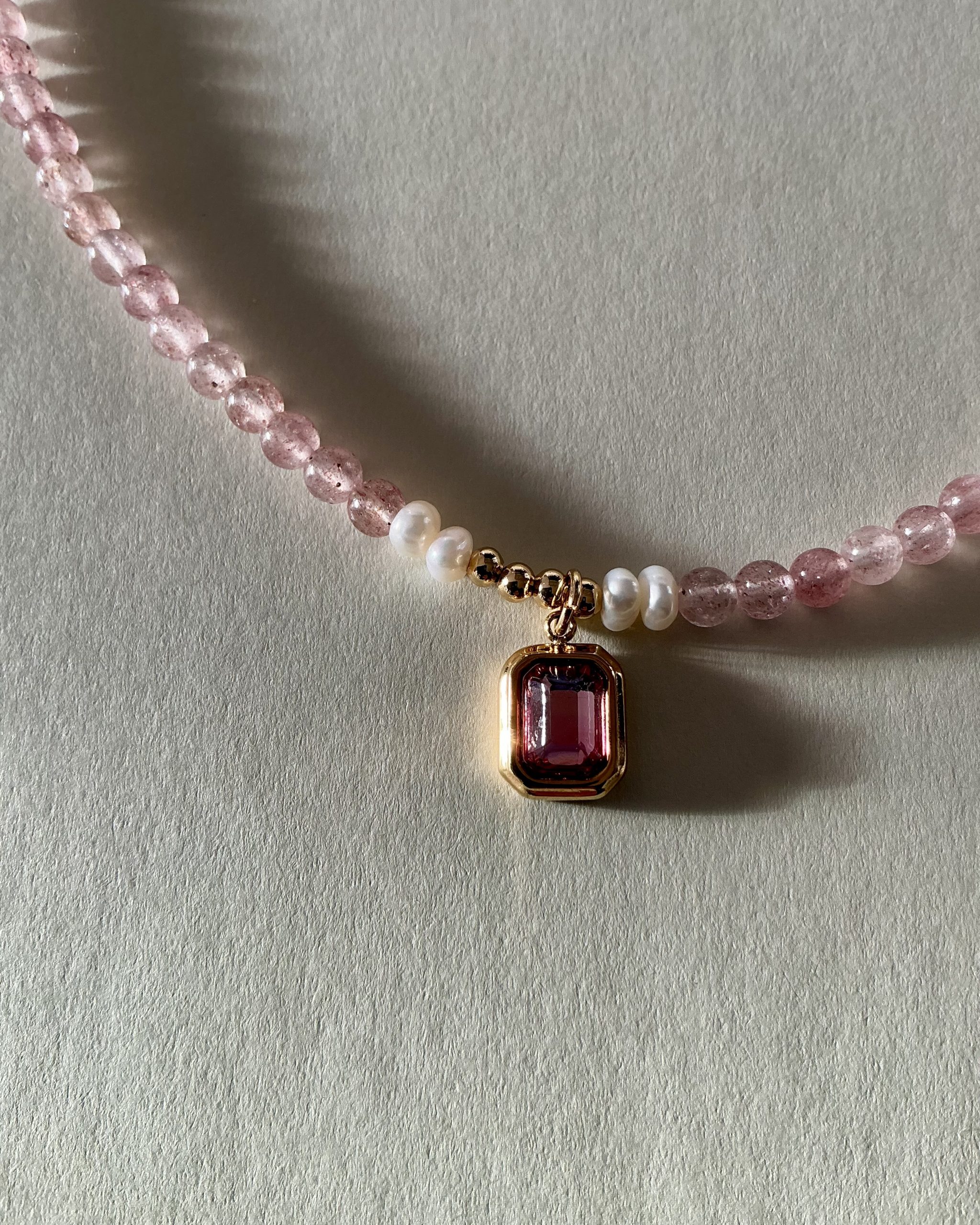 Rose Glow Pearl Necklace - Image 2